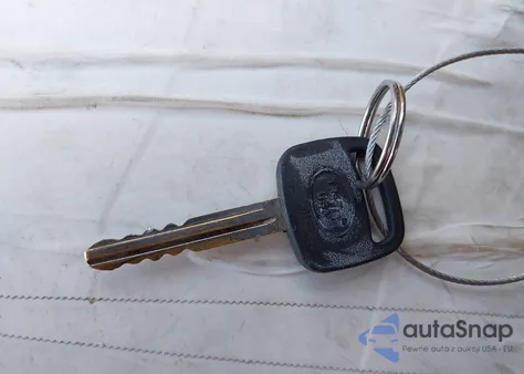 2000 Toyota Camry Le из США, поврежденный, VIN JT2BG22K1Y0479659